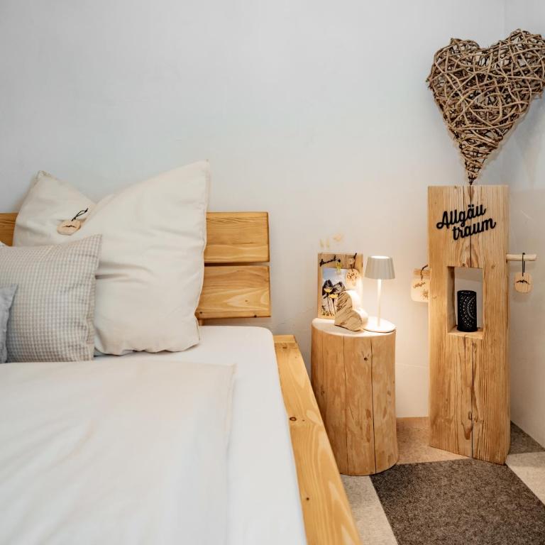 Ferienwohnung Allgäutraum mit Bergblick - Apartment mit 1 Schlafzimmer, Balkon und Bergblick - 18