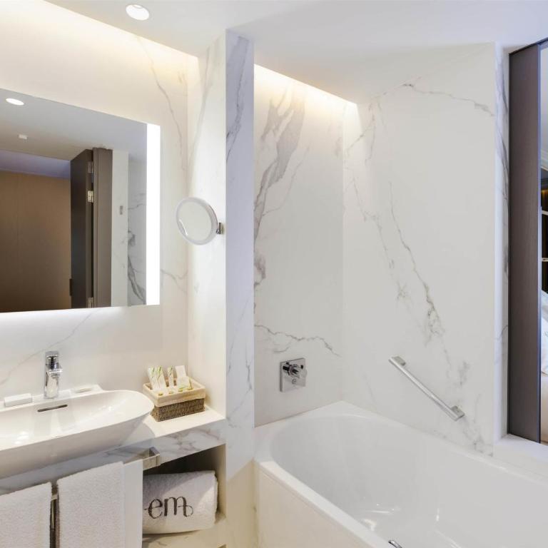 Barceló Emperatriz - Habitación Doble Premium con cama grande y balcón - 4