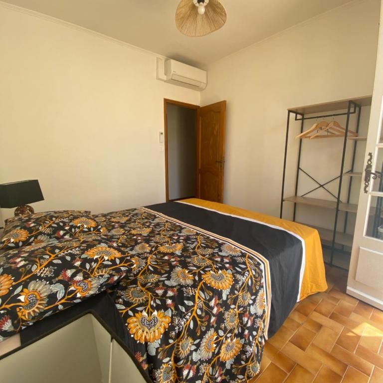 Les Mourguettes maison familiale avec piscine et garage sur 2000 m2 de terrain en campagne - Maison 7 Chambres - 36