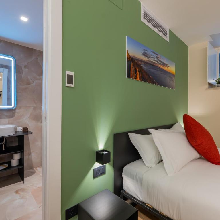 Luna Stay - Deluxe Triple Room - 13