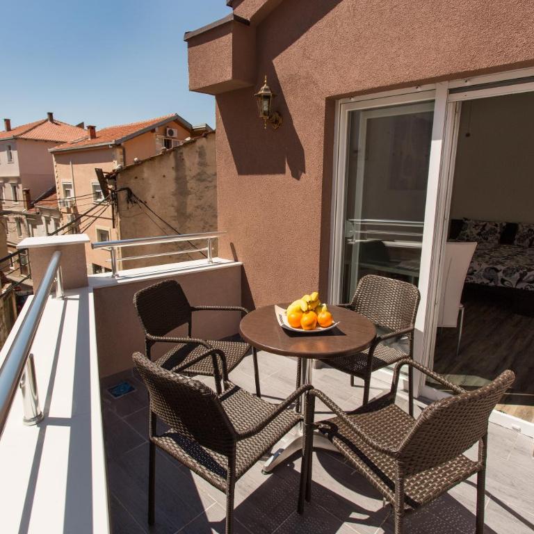 Apartments & Rooms Villa Zaad FREE PRIVATE PARKING - Apartment with Balcony - 4