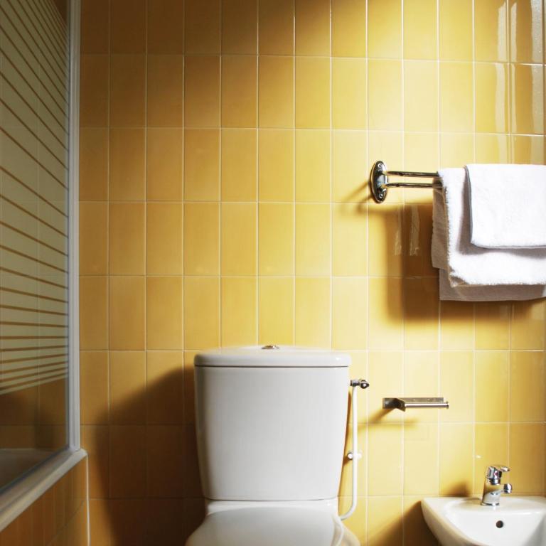 Hôtel Avenir Jonquière - Chambre Double avec Salle de Bains Privative - 3