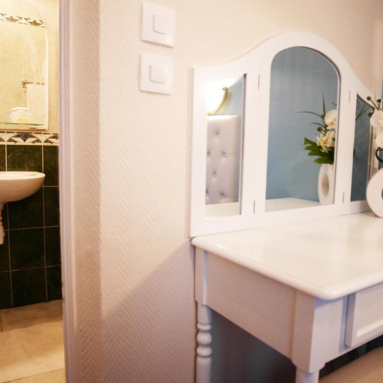 Hôtel Avenir Jonquière - Chambre Simple avec Salle de Bains Privative - 4