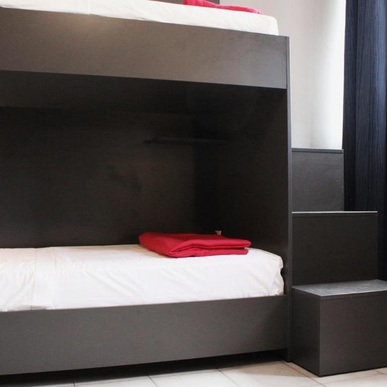 NEW GENERATION HOSTEL Navigli Milano - Letto a Castello in Dormitorio Misto - 4