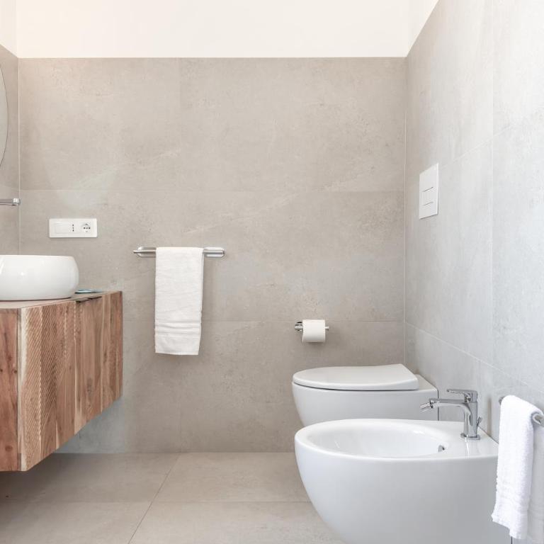 Petra Maris Luxury Rooms - Camera Matrimoniale Deluxe con Balcone - 7