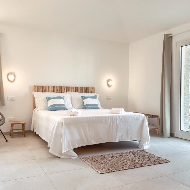 Petra Maris Luxury Rooms - Camera Matrimoniale Deluxe con Balcone - 8