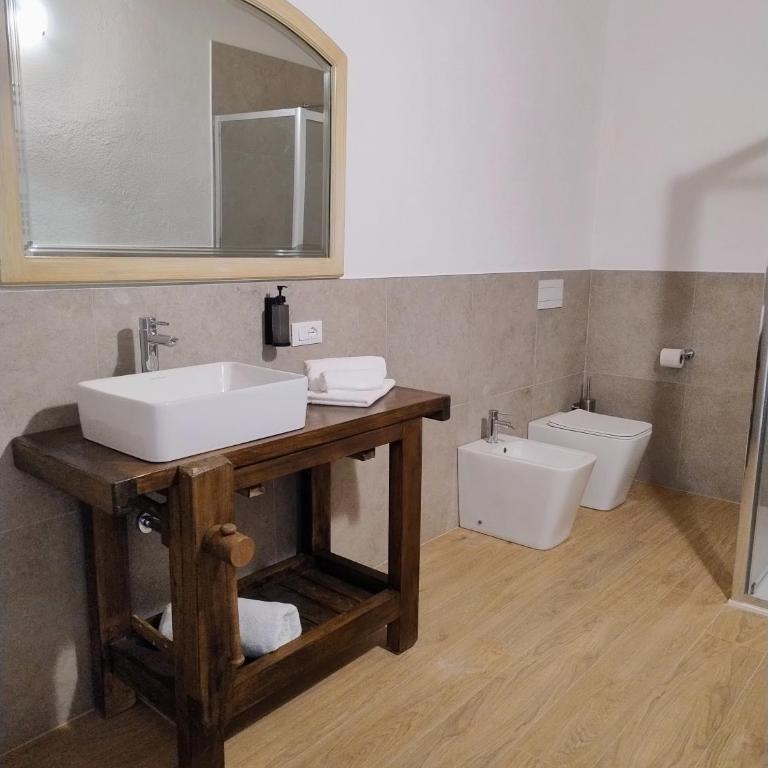 Cascina Monte Tivino - Camera Matrimoniale con Bagno Privato - 3