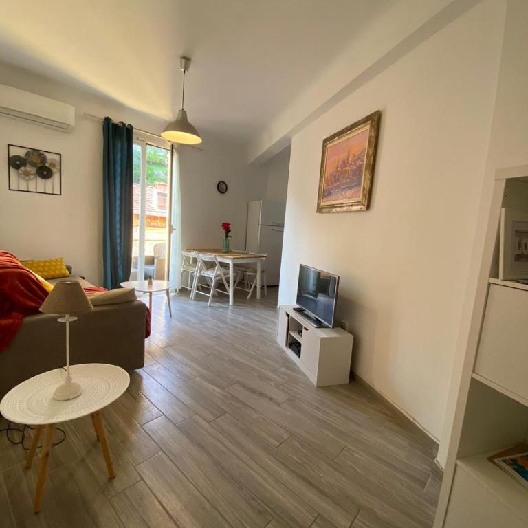 Menton 2 pièces centre ville - Apartment mit 1 Schlafzimmer - 1