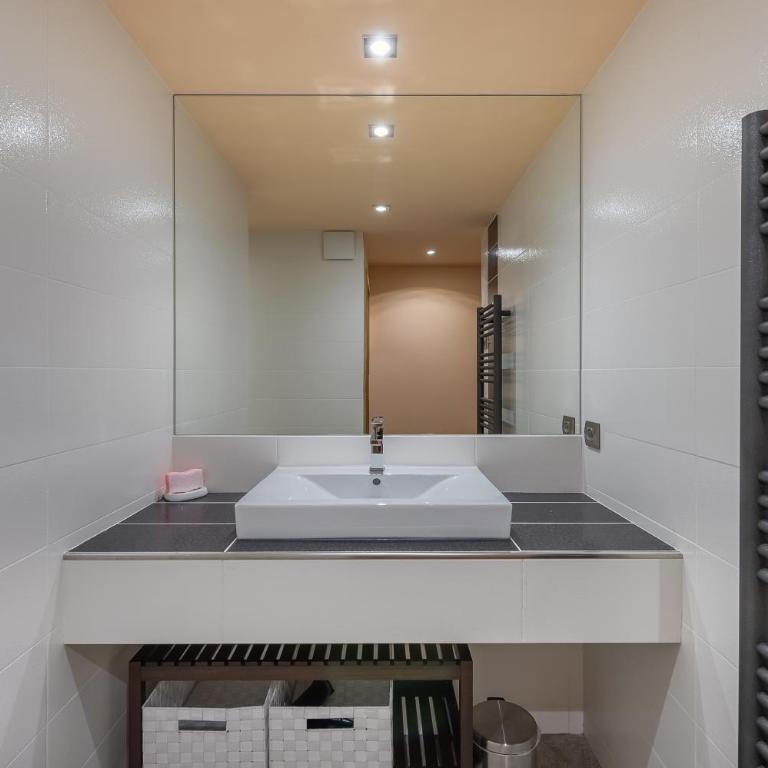 Chalet Kalliste spacieux Meribel 5 min des pistes avec Spa - Chalet - 26