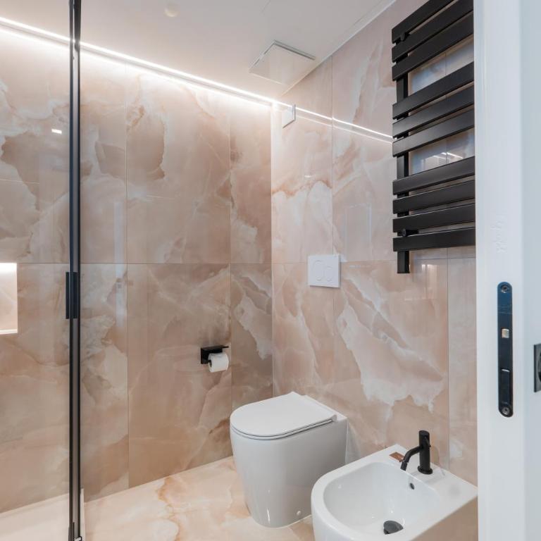 Luna Stay - Deluxe Double Room - 3