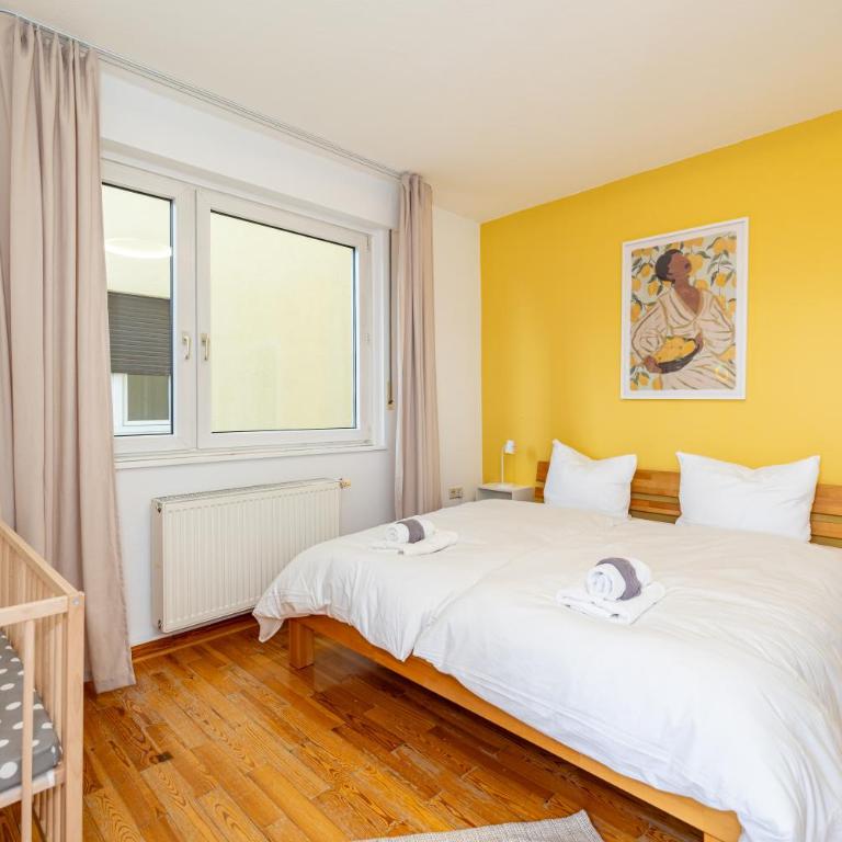 Central Apartments with private parking lot - Apartment 4 with 2 bedrooms and a terrace - 33