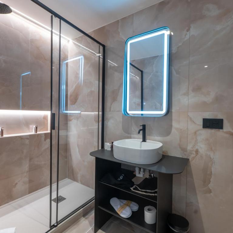 Luna Stay - Double Room with Terrace - 17
