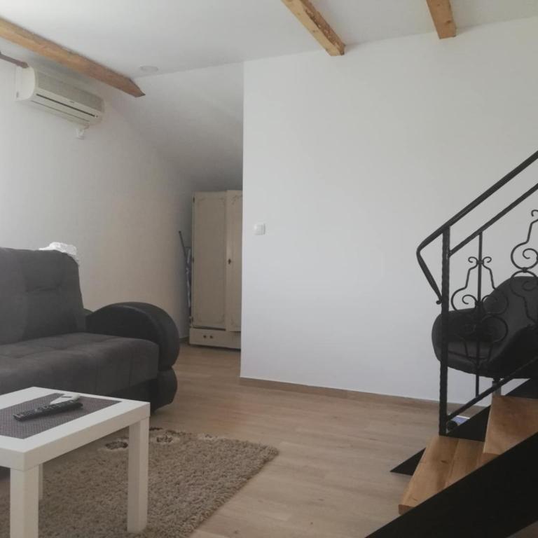 Apartmani Ana S - One-Bedroom Apartment with Balcony - 10