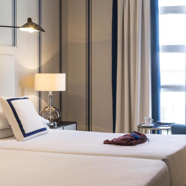 Hotel Mercure Jardines de Albia - Standard Twin Room - 7