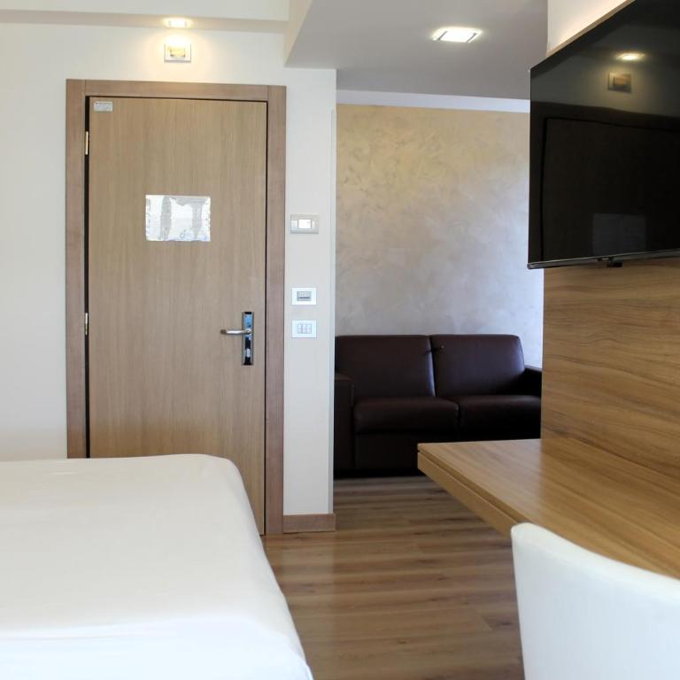 Kriss Internazionale Hotel - Junior Suite with Balcony - 6