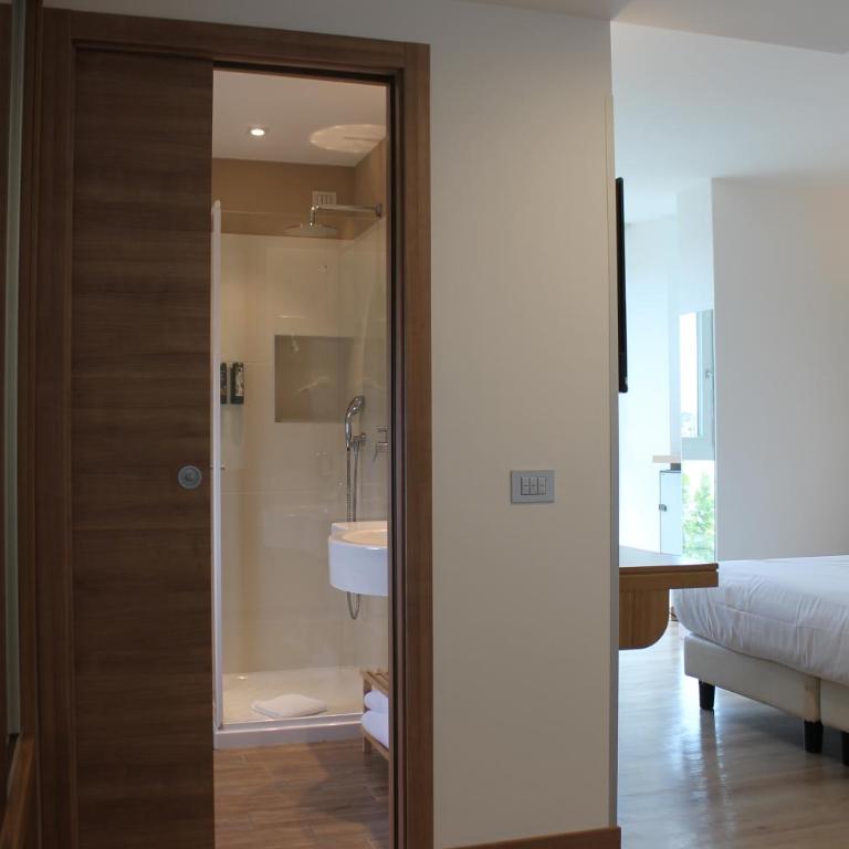 Kriss Internazionale Hotel - Junior Suite with Balcony - 10