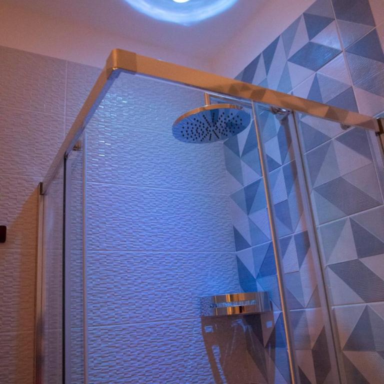 Private Parking - Athena Suite nel cuore di Bari - Appartamento con 1 Camera da Letto - 23