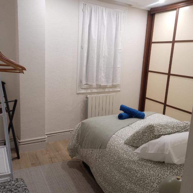 Casco Viejo, tranquilo, reformado, Bilbao a pie - Apartamento de 1 Dormitorio con balcón y vistas a la ciudad - 7