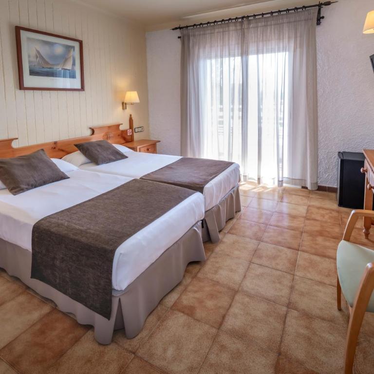 Hotel GHT Neptuno-Tossa & Venus SPA - Habitación Doble con balcón - 1 o 2 camas - 9