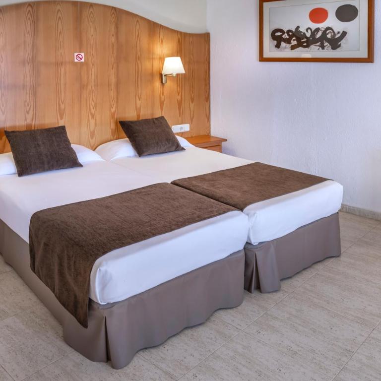 Hotel GHT Neptuno-Tossa & Venus SPA - Habitación Doble con balcón - 1 o 2 camas - 6