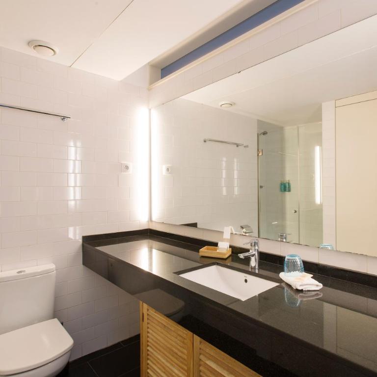 Durlet Beach Apartments - Three-Bedroom Apartment - 14