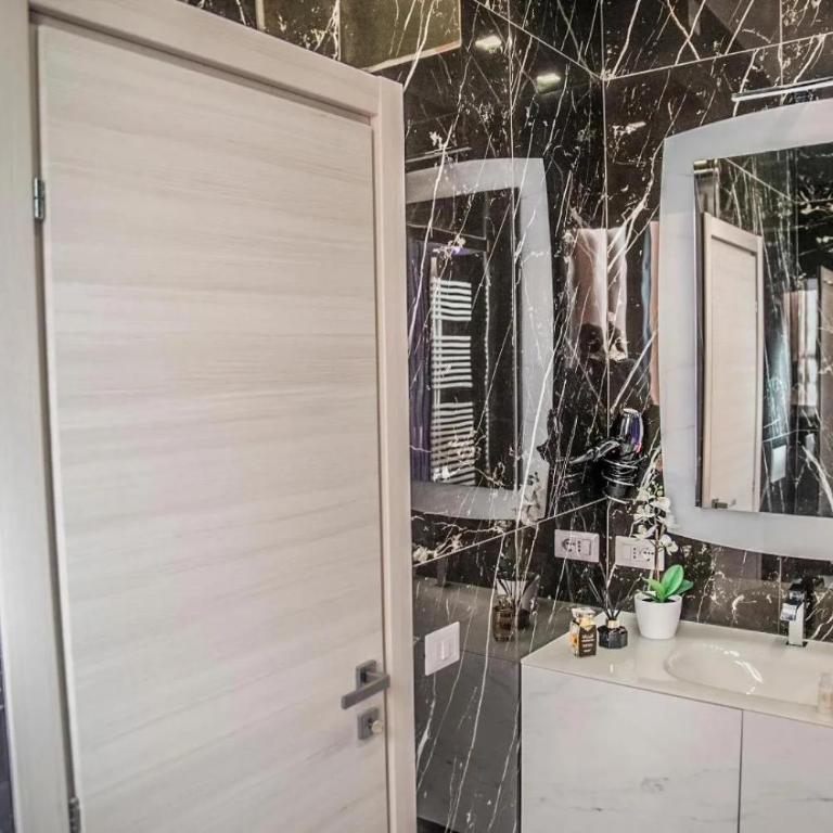 Central Luxury Apartment - Appartamento con 2 Camere da Letto - 14