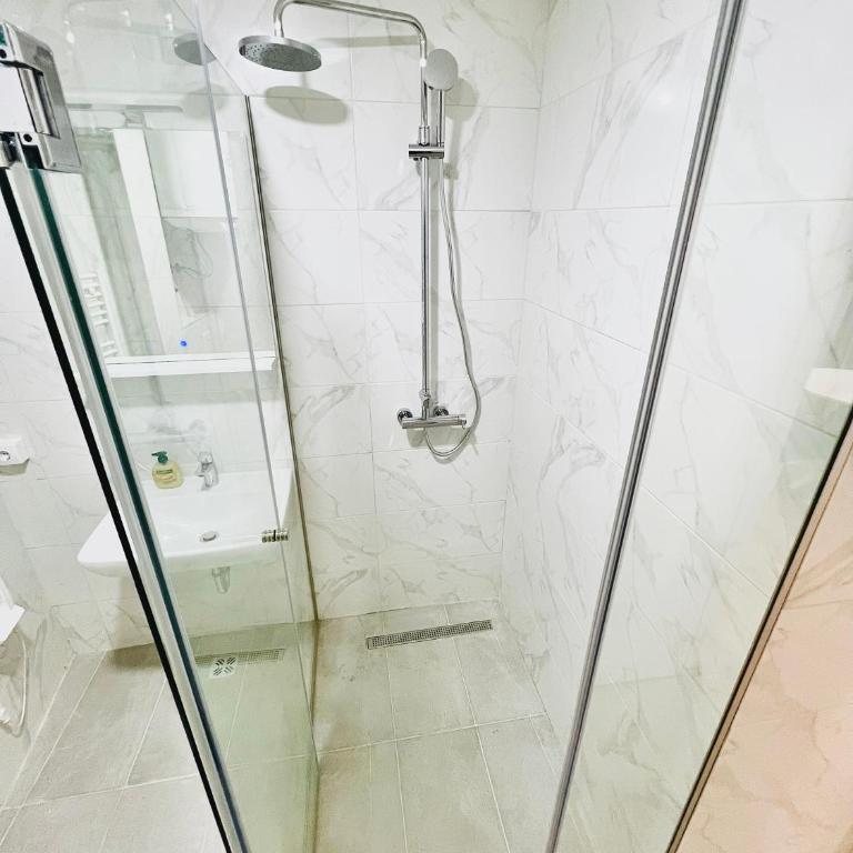 AMARIS Suites Sarajevo - Deluxe Studio - 7
