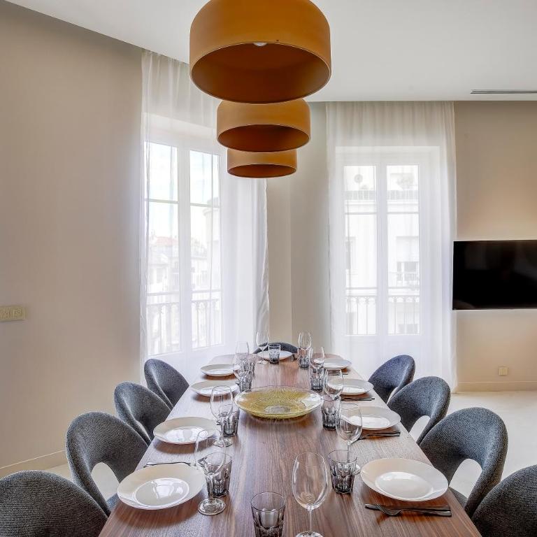Grand appartement Centre de Nice - Appartement - 5
