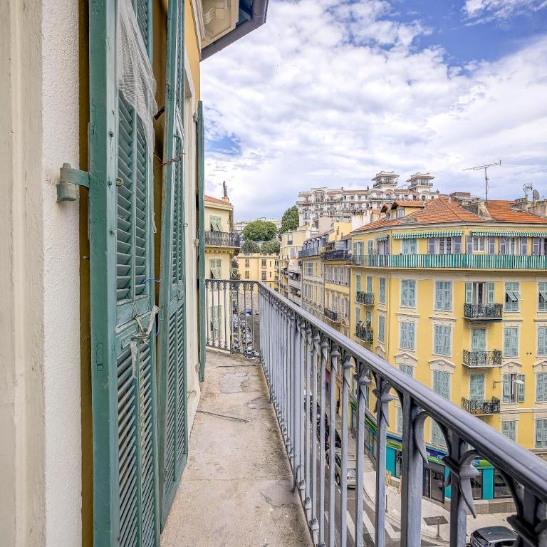 Grand appartement Centre de Nice - Appartement - 47