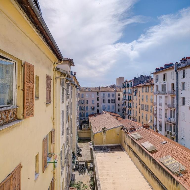 Grand appartement Centre de Nice - Appartement - 66