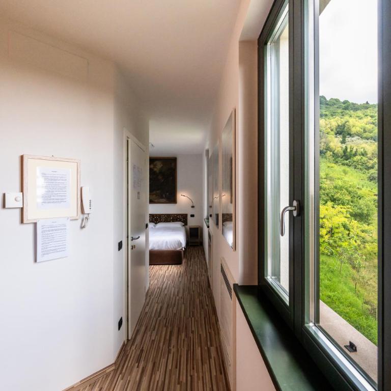 Aminta - Three-Bedroom Villa - 32