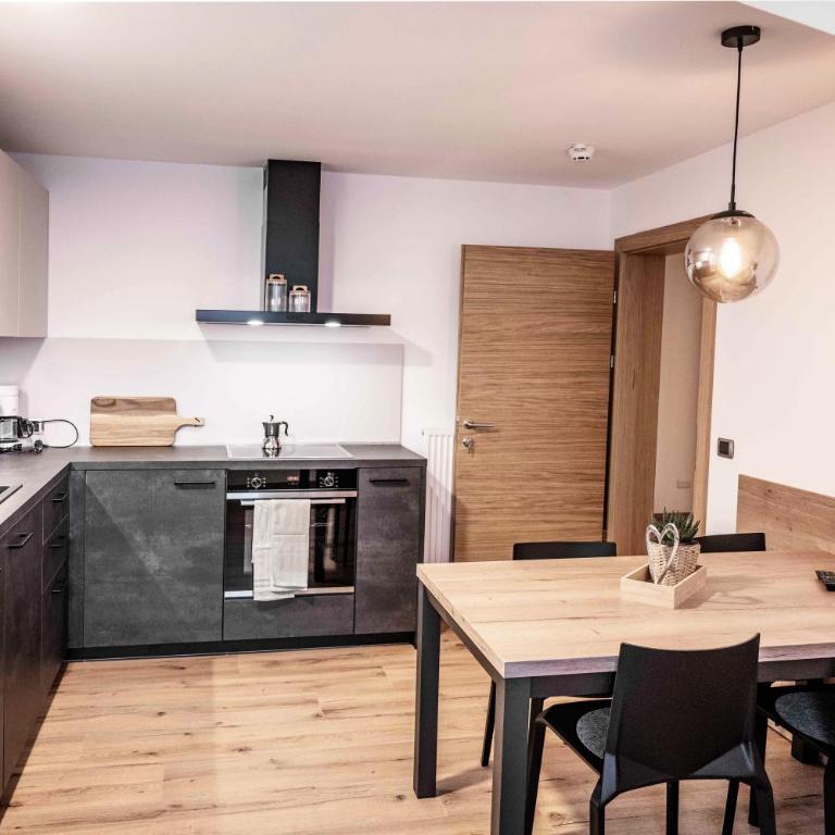 Wonga Apartments - Appartamento con 2 Camere da Letto e con Vista Montagna - 1