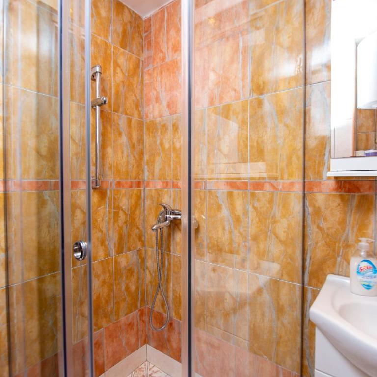 Rama Residence - Deluks Dvokrevetna Soba sa Bračnim Krevetom i Balkonom - 5