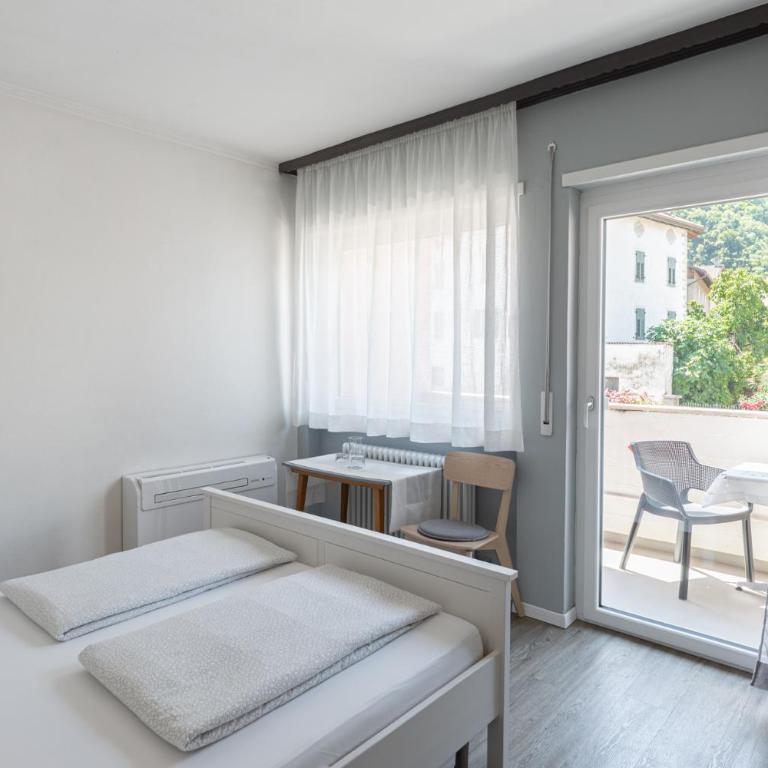 Gasthof Salurn - Camera Matrimoniale con Balcone - 3