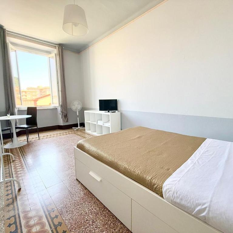 Free Parking 5 minutes from the station - Three-Bedroom Apartment - 3
