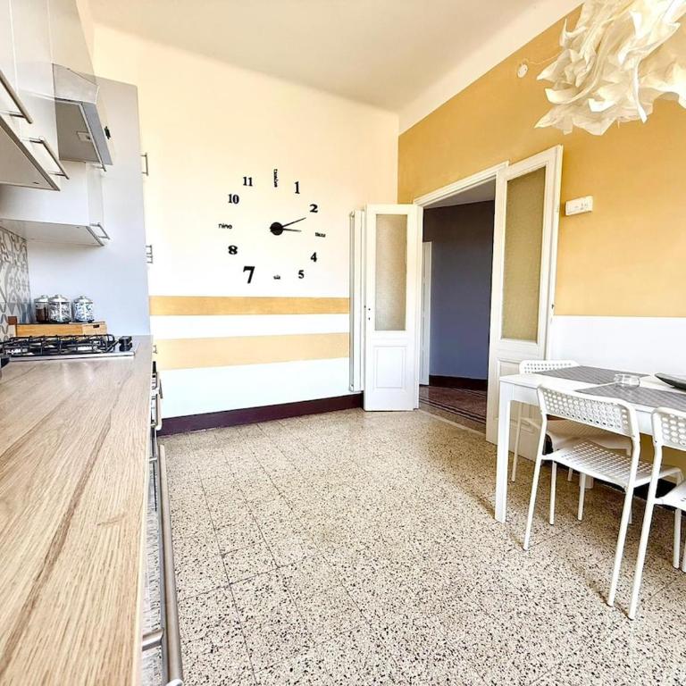 Free Parking 5 minutes from the station - Three-Bedroom Apartment - 7