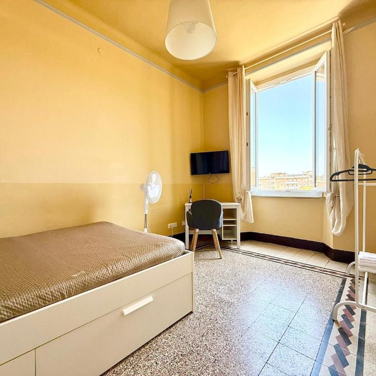 Free Parking 5 minutes from the station - Three-Bedroom Apartment - 9