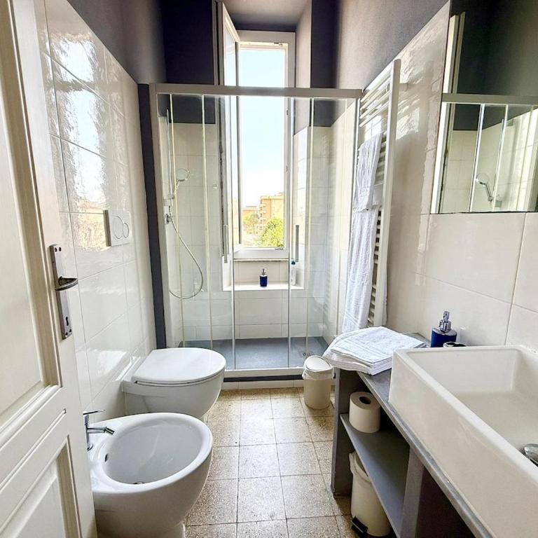 Free Parking 5 minutes from the station - Three-Bedroom Apartment - 10