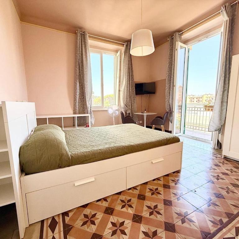 Free Parking 5 minutes from the station - Three-Bedroom Apartment - 15