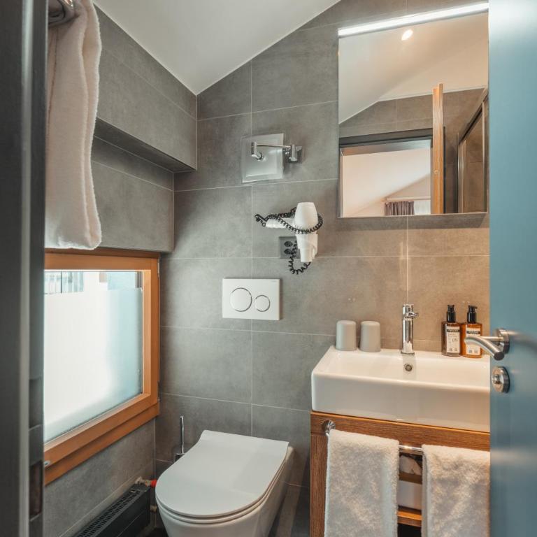 Matterhorn Inn - Wellness & Dining - at Zermatt Shuttle Station - Superior Doppelzimmer - 2