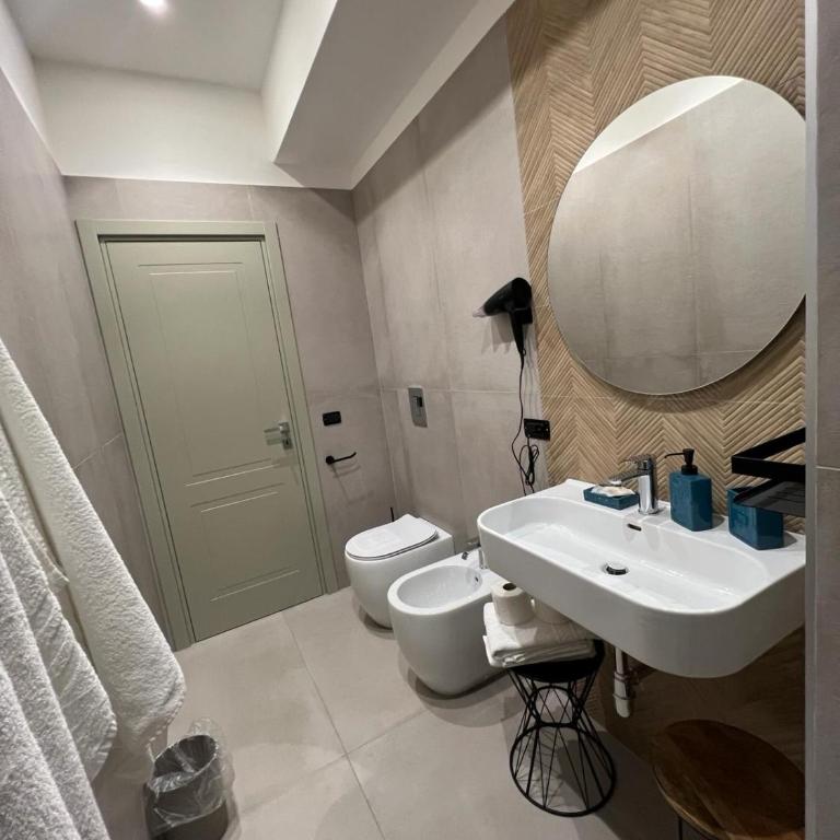 La Stella Di Napoli B&B - Camera Matrimoniale con Bagno Privato - 5