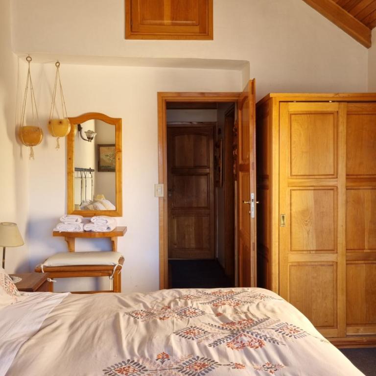 CABAÑA FRENTE al LAGO, unidades CON VISTA AL LAGO Y SIN vista al lago - Superior Chalet - 11