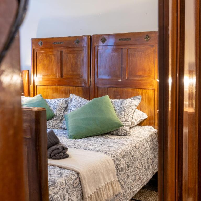 Vintage Charm & Color, Central and Spacious - Two-Bedroom Apartment - 18