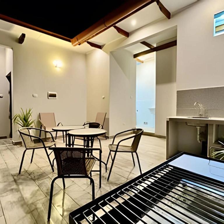 Vive a 5min centro 2HAB con A/C Y Terraza Privada - Apartment - 4