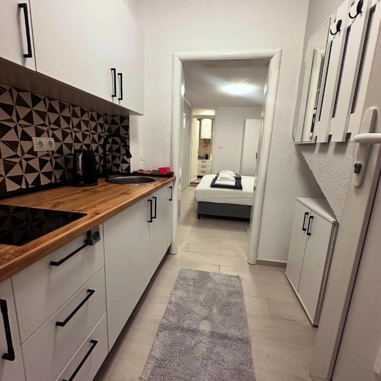 Mira Apartmani - One-Bedroom Apartment - 1