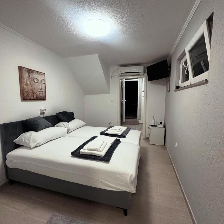 Mira Apartmani - One-Bedroom Apartment - 14