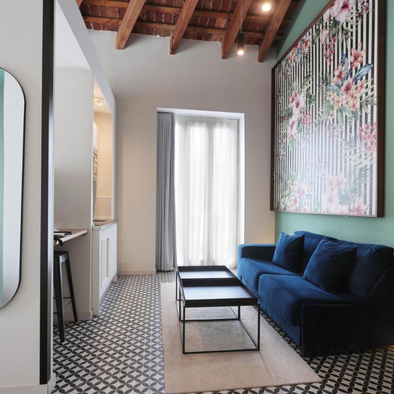 YOU & CO. Quart Boutique - Suite with Hot Tub - 2