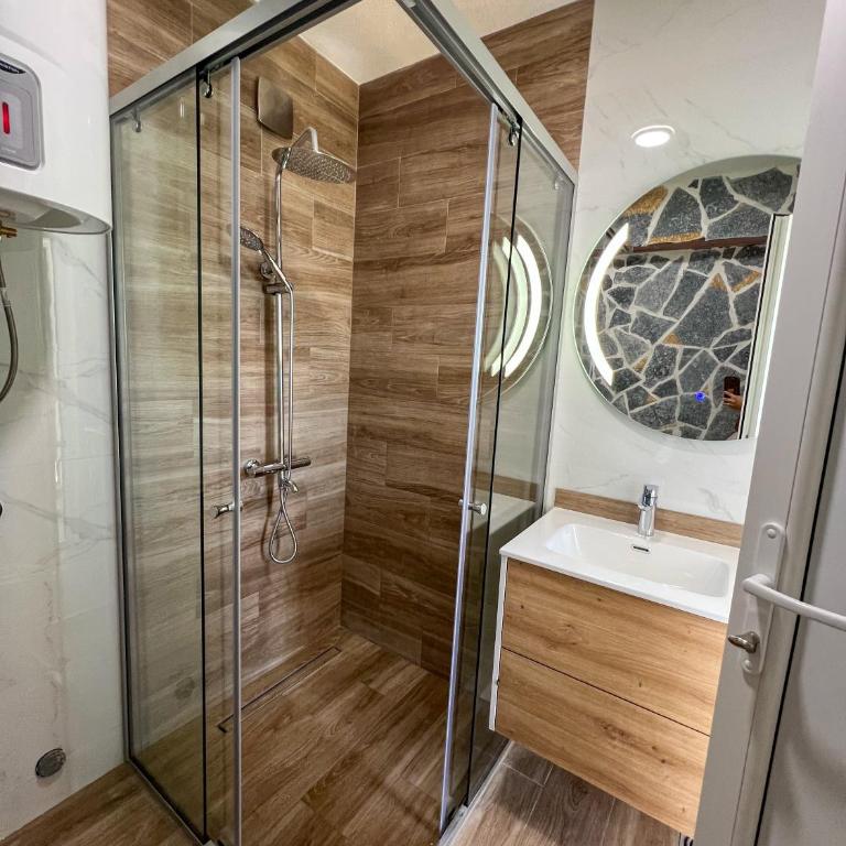 Azzure Apartment - One-Bedroom Apartment with Sea View - 5