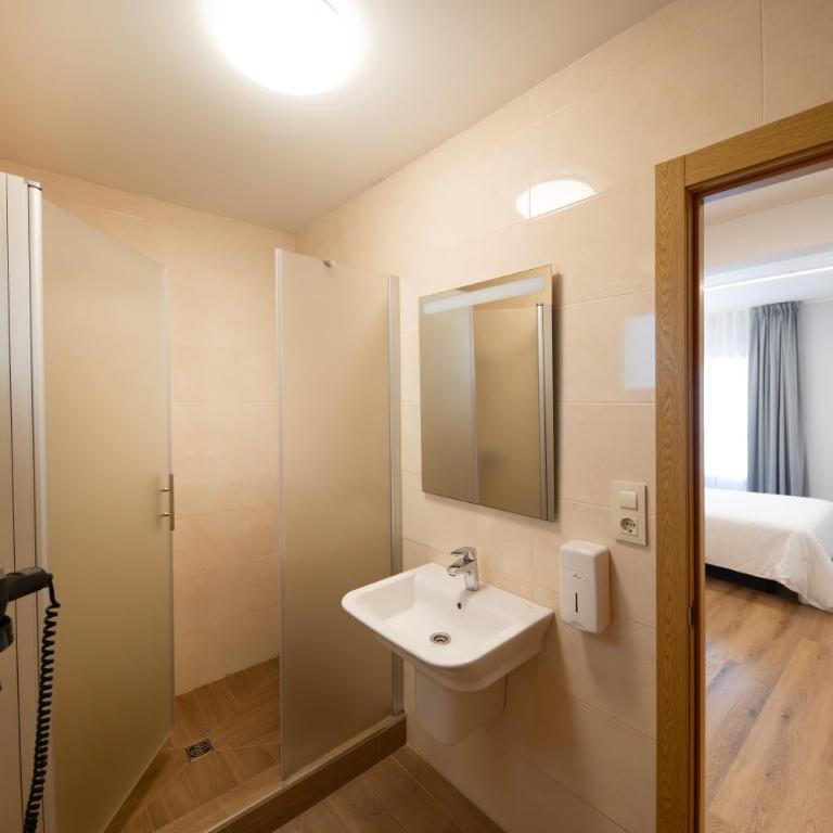 Hotel Pantón - Habitación Doble Económica - 11