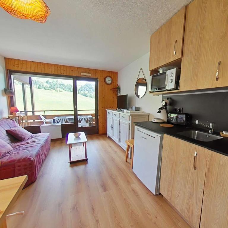 Le Grand-Bornand : Studio cabine, au pied des pistes, 5 couchages - FR-1-241-15 - Studio - 1